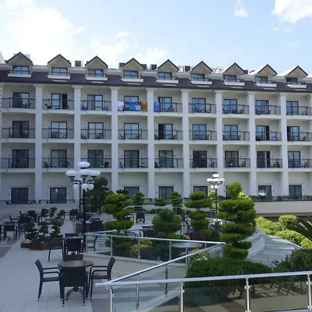 Ξενοδοχείο Palmet Beach 5*